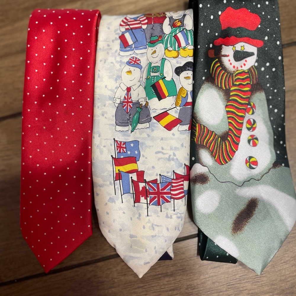 Multi men’s Christmas neckties.